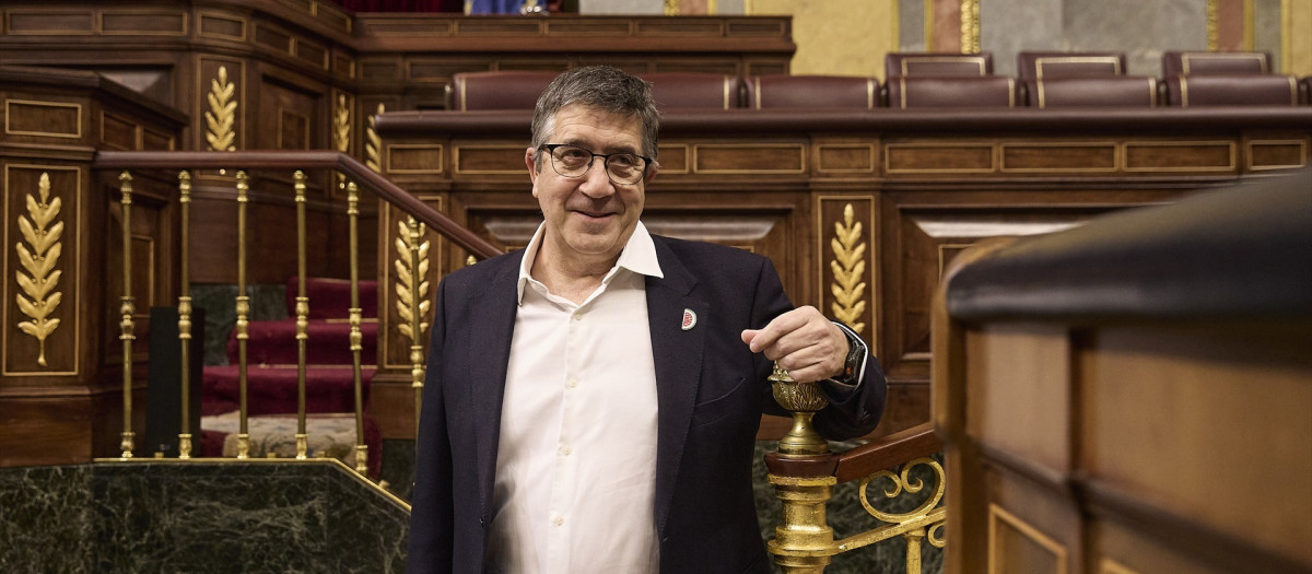 (Foto de ARCHIVO)
El portavoz del PSOE en el Congreso, Patxi López, a su llegada a una sesión plenaria en el Congreso de los Diputados, a 13 de noviembre de 2025, en Madrid (España). Hoy el pleno del Congreso debate y vota las enmiendas del Senado sobre la ley de movilidad sostenible entre las que se incluye la enmienda que pospone el cierre definitivo de las centrales nucleares de Almaraz (Cáceres), Ascó I (Tarragona) y Cofrentes (Valencia). Además se votará la ley que regula los servicios de atención al cliente que obliga a prestar el servicio en las lenguas cooficiales en las comunidades donde existan.

Jesús Hellín / Europa Press
13/11/2025