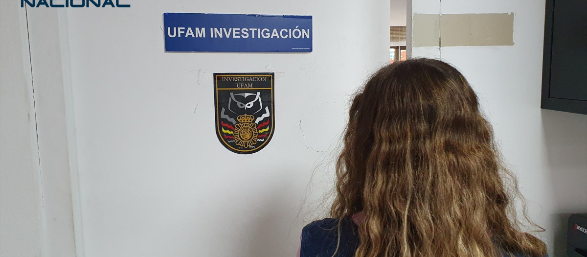 Agente de la UFAM de la Policía Nacional