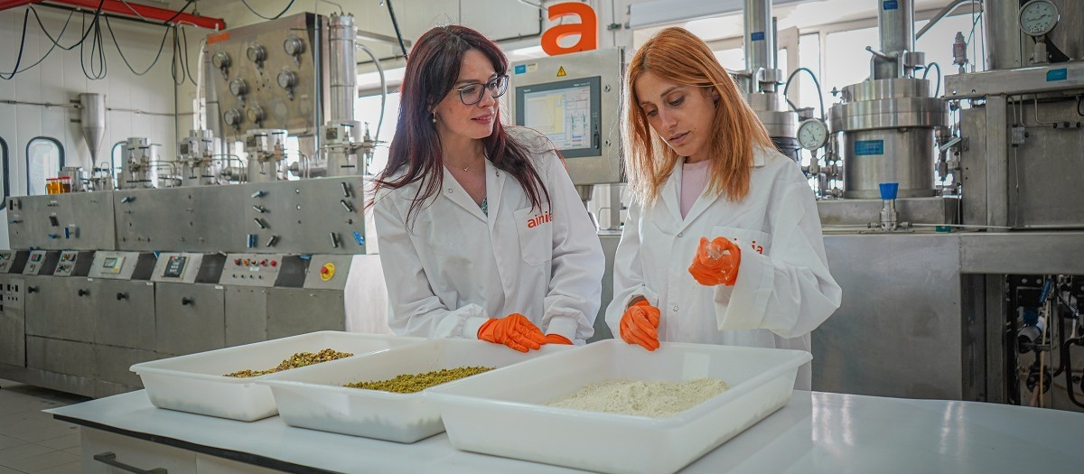 Imagen de unas investigadoras de Ainia

REMITIDA / HANDOUT por AINIA
Fotografía remitida a medios de comunicación exclusivamente para ilustrar la noticia a la que hace referencia la imagen, y citando la procedencia de la imagen en la firma
22/5/2025