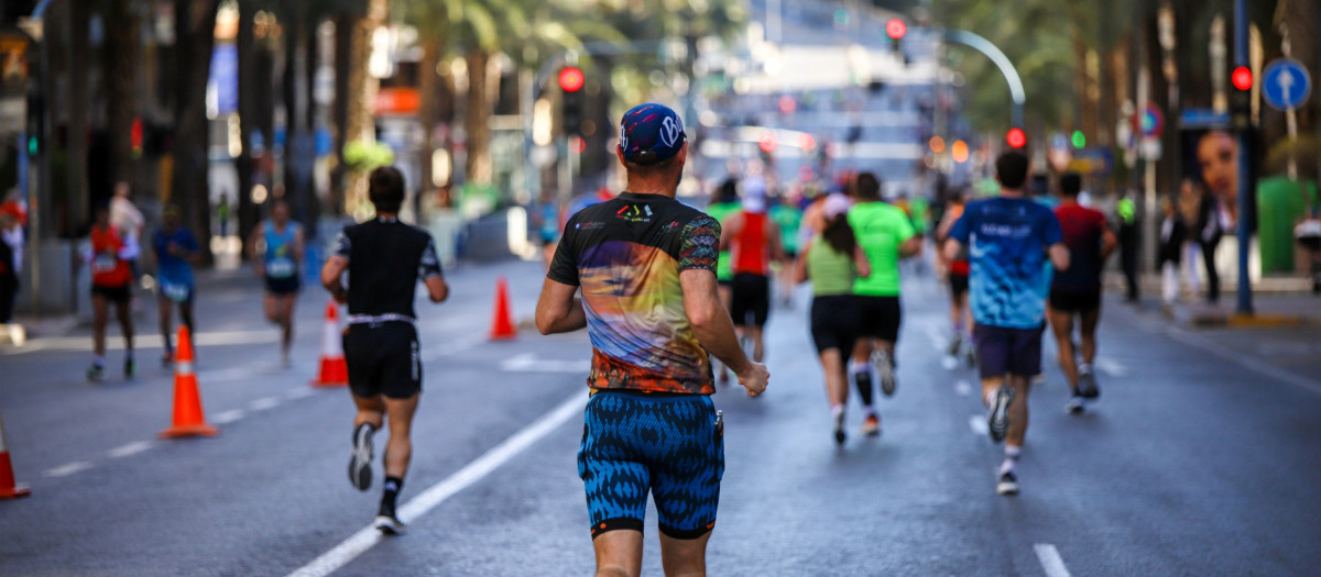 Imagen de la última edición de la Maratón Elche-Alicante