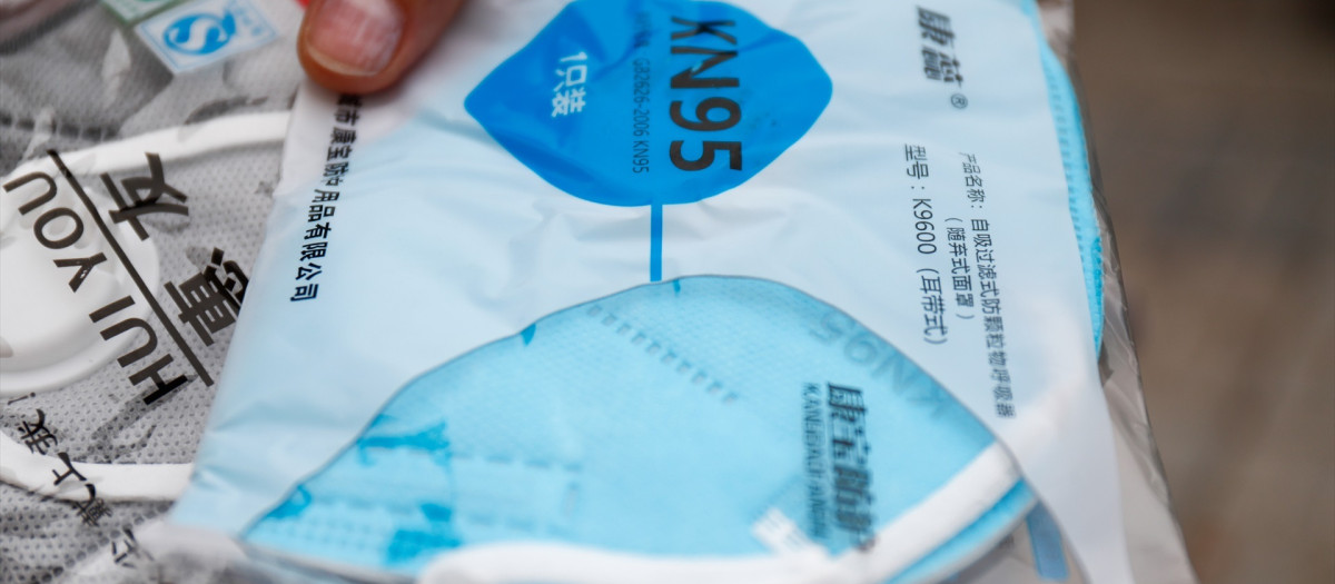 Dos de los modelos de mascarillas con válvula que hay en el mercado