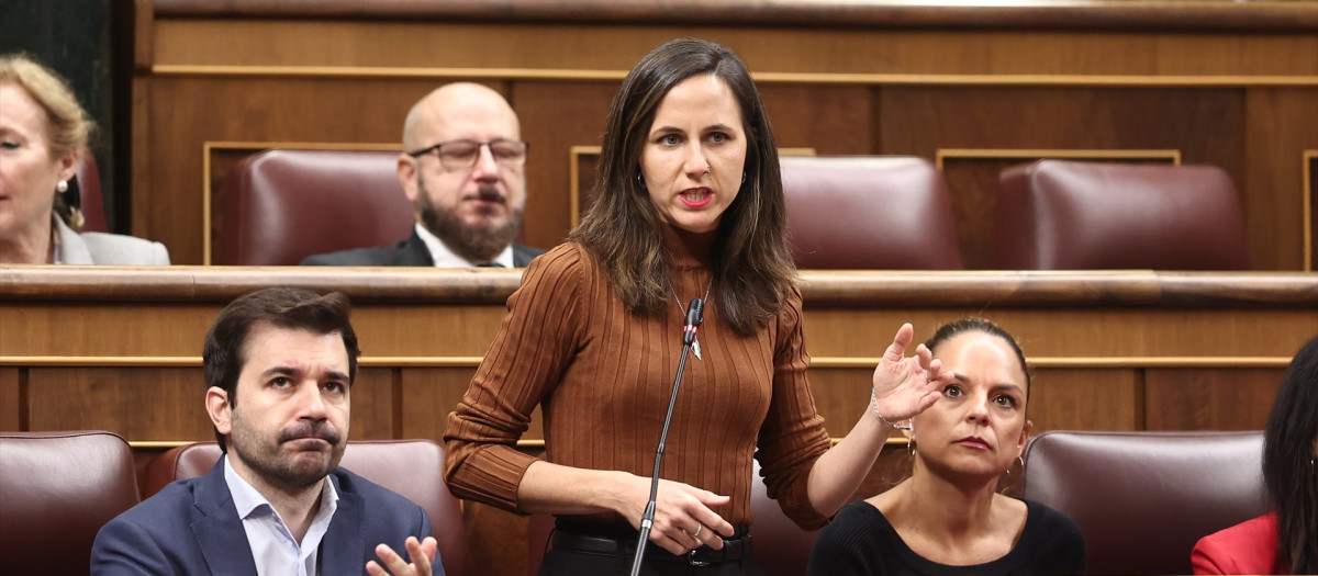 La secretaria general de Podemos, Ione Belarra, durante una sesión de control, en el Congreso de los Diputados