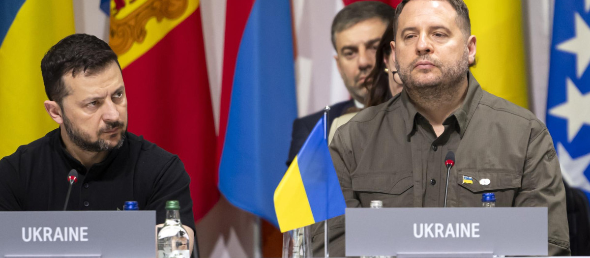 Andriy Yermak y Volodimir Zelenski en una imagen de archivo