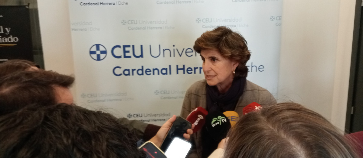 Imagen de María San Gil en el CEU UCH de Elche