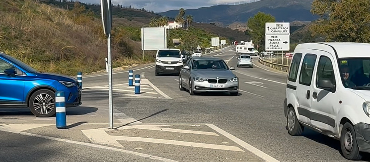 Tramo de la A-357 a su paso por Zalea