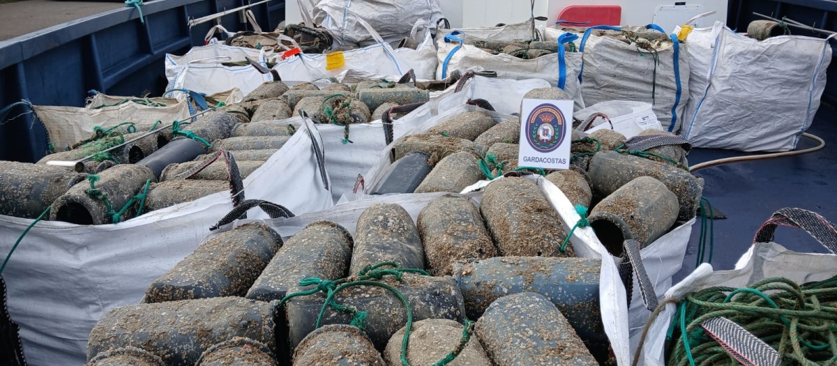 Cacharros decomisados por el Servicio de Guardacostas de Galicia.

XUNTA DE GALICIA / Europa Press
04/12/2025