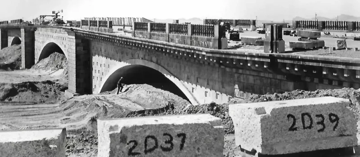 La construcción del puente de Londres en Arizona