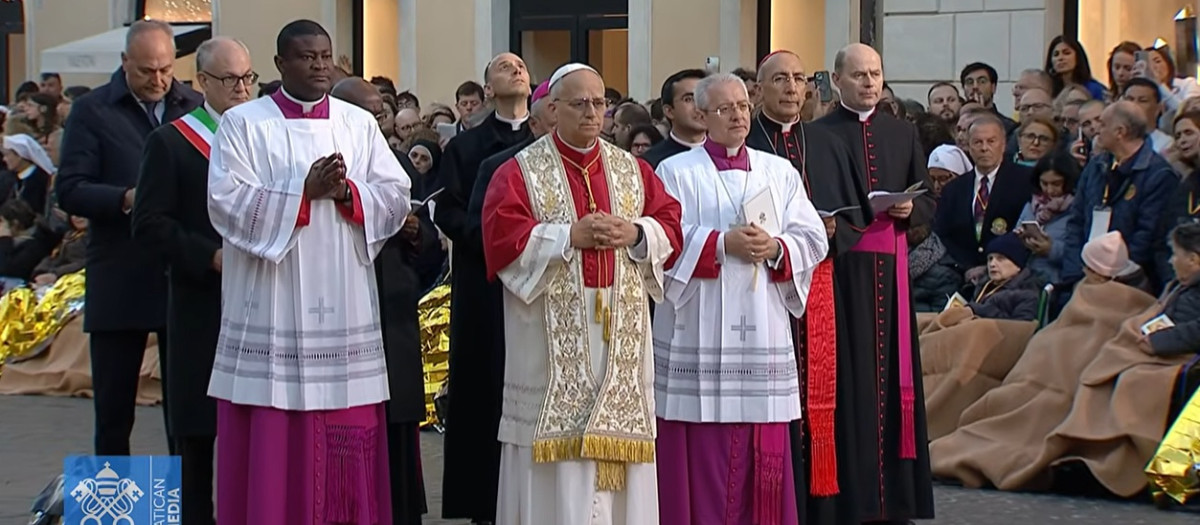 El Papa León XIV durante el homenaje a la Inmaculada