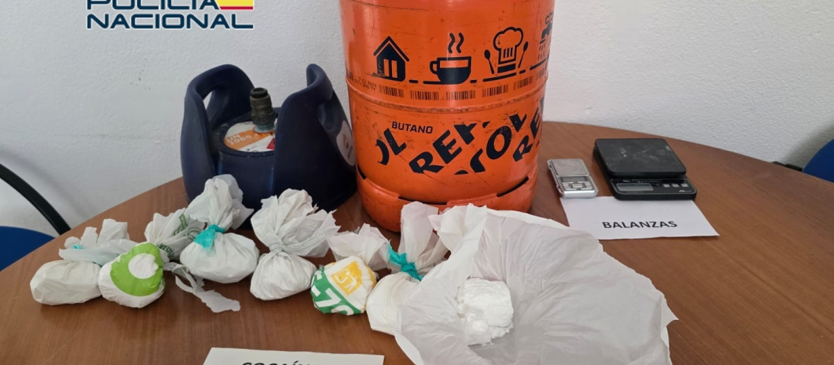 Imagen de los efectos intervenidos durante la operación policial