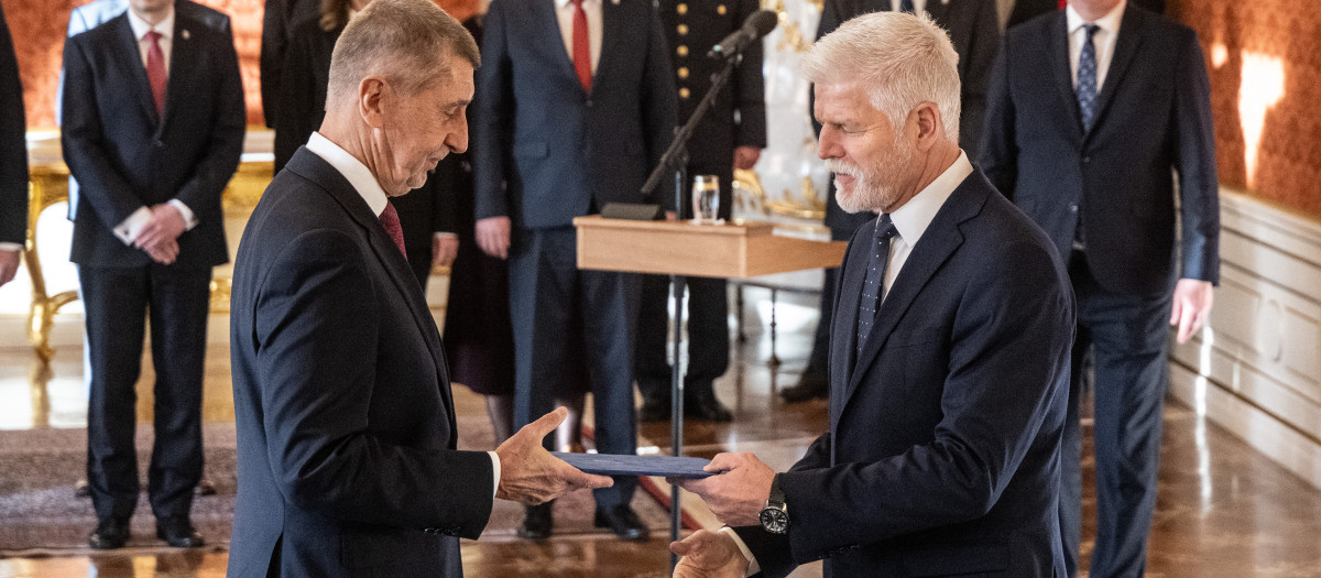 Andrej Babis, primer ministro de República Checa, junto al presidente, Petr Pavel