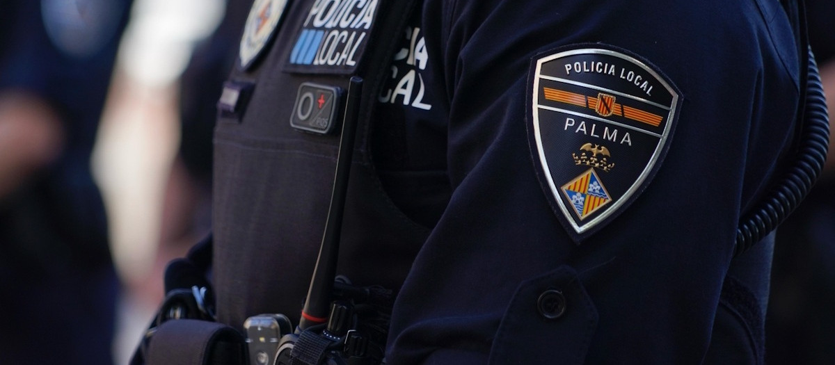 Un agente de la Policía Local de Palma