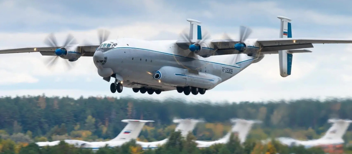 Imagen de archivo de un avión An-22 Antónov