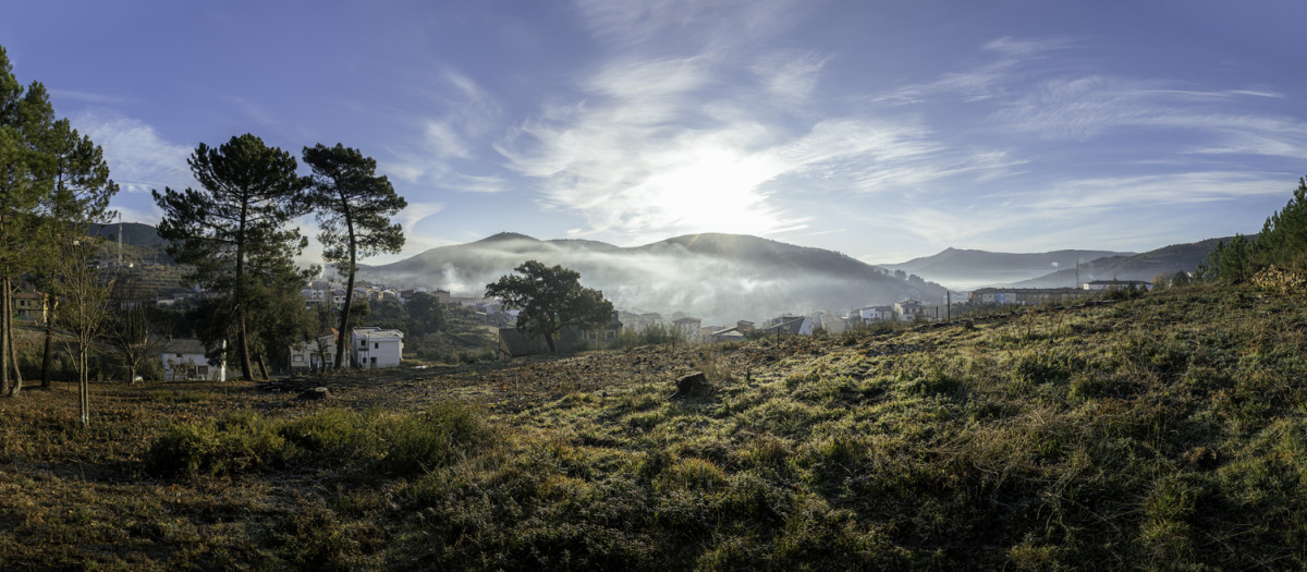Paisaje de una mañana fría en en Caminomorisco, pueblo de Las Hurdes.
