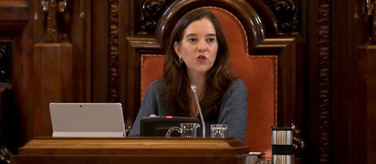 (Foto de ARCHIVO)
La alcaldesa de A Coruña, Inés Rey, interviene durante una cuestión de confianza, en el Palacio Municipal de María Pita, a 11 de febrero de 2025, en A Coruña, Galicia (España). El pleno municipal de A Coruña somete a la alcaldesa de A Coruña a una cuestión de confianza después de que el pasado jueves, 6 de febrero, no saliese adelante el presupuesto para 2025 presentado por el gobierno socialista del Ayuntamiento, por el voto en contra de PP y BNG.

M. Dylan / Europa Press
11 FEBRERO 2025;ALCALDESA;A CORUÑA;CONFIANZA;PRESUPUESTO;2025
11/2/2025