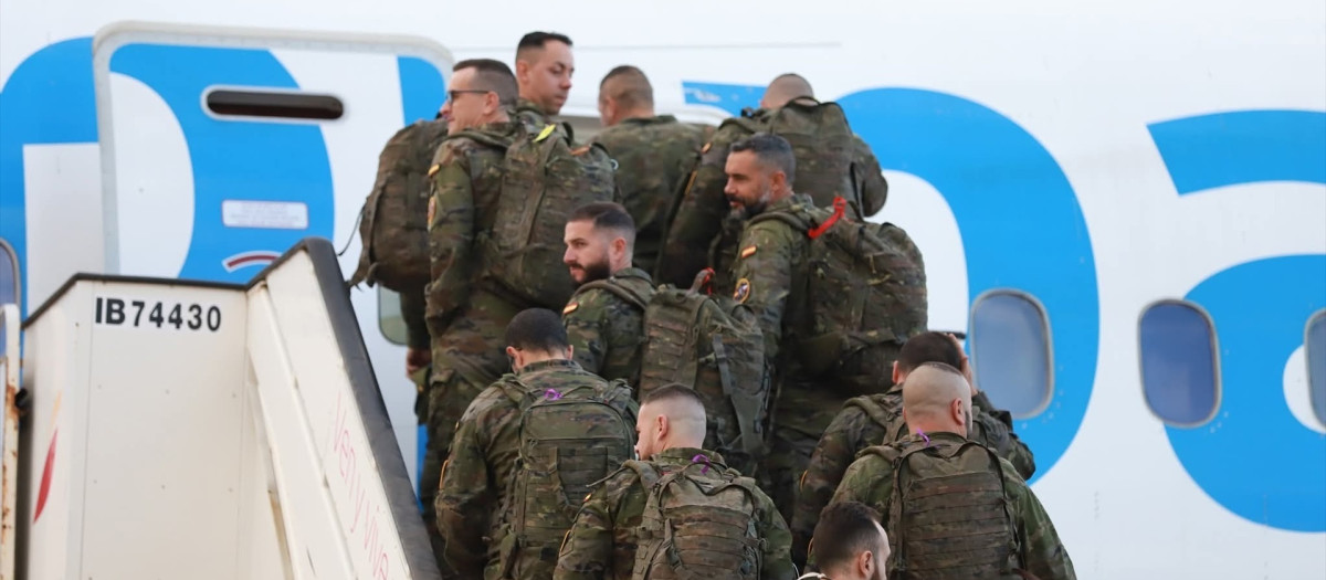 Partida de militares pertenecientes al contingente SVK-V hacia Eslovaquia.

REMITIDA / HANDOUT por DEFENSA
Fotografía remitida a medios de comunicación exclusivamente para ilustrar la noticia a la que hace referencia la imagen, y citando la procedencia de la imagen en la firma
11/12/2025