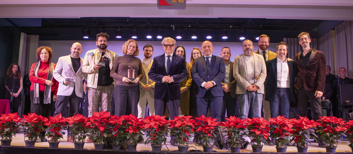 Foto de familia de los premiados