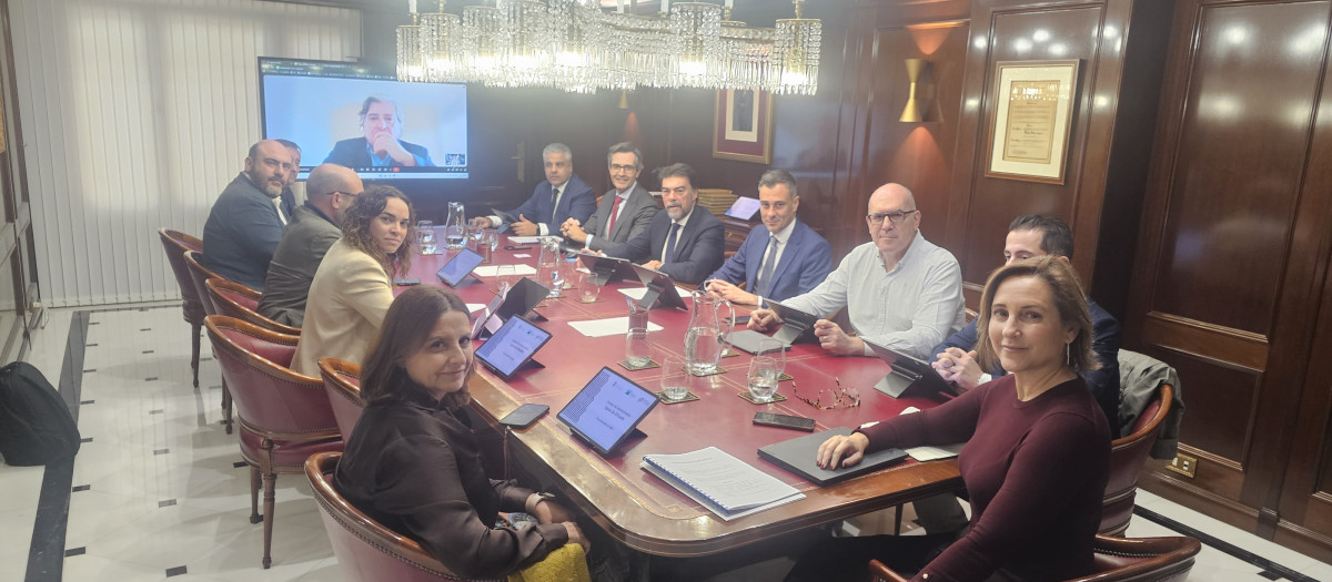 Imagen de la reunión del Consejo de Administración de Aguas Municipalizadas de Alicante