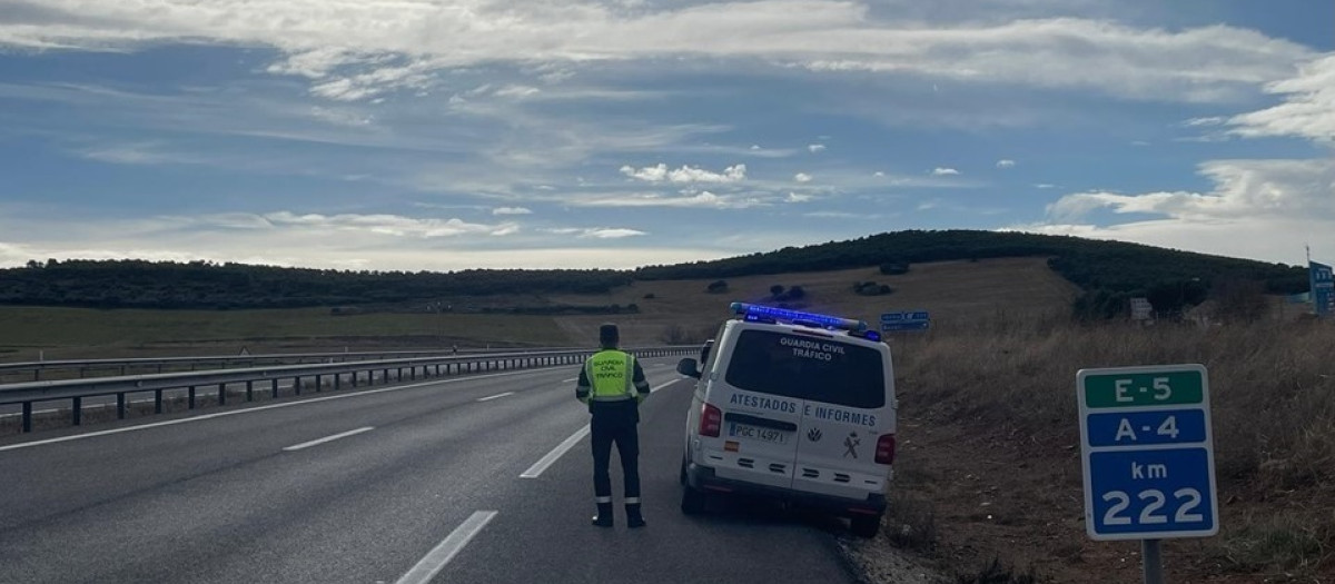 Dispositivo operativo de control de velocidad de la Guardia Civil.

REMITIDA / HANDOUT por GUARDIA CIVIL
Fotografía remitida a medios de comunicación exclusivamente para ilustrar la noticia a la que hace referencia la imagen, y citando la procedencia de la imagen en la firma
17/12/2025