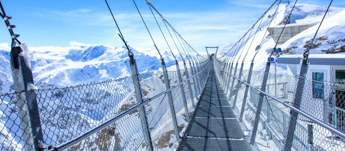 Puente Titlis Cliff Walk, en Suiza.