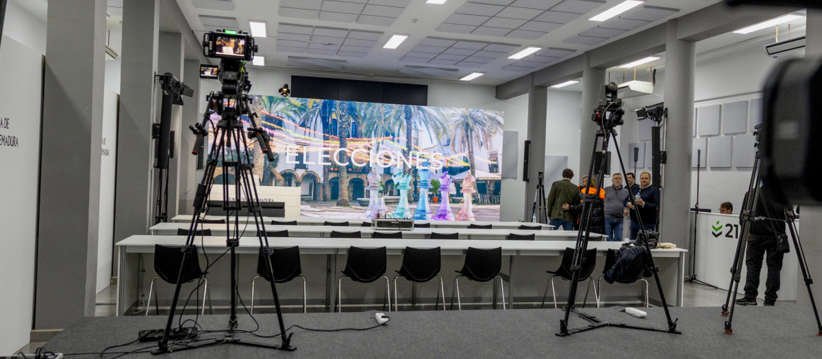 Centro de Difusión de Datos desde el que se ofrecerá información del proceso electoral extremeño el próximo domingo, 21 de diciembre