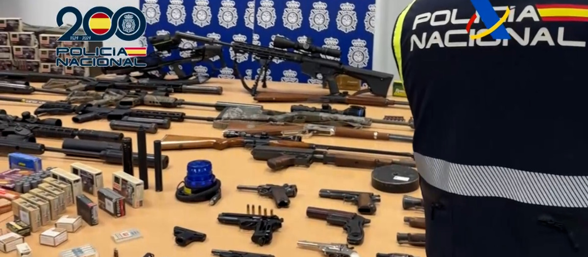 Coches y relojes de lujo y armas: Golpe a la red criminal que estafó 300 millones en hidrocarburos