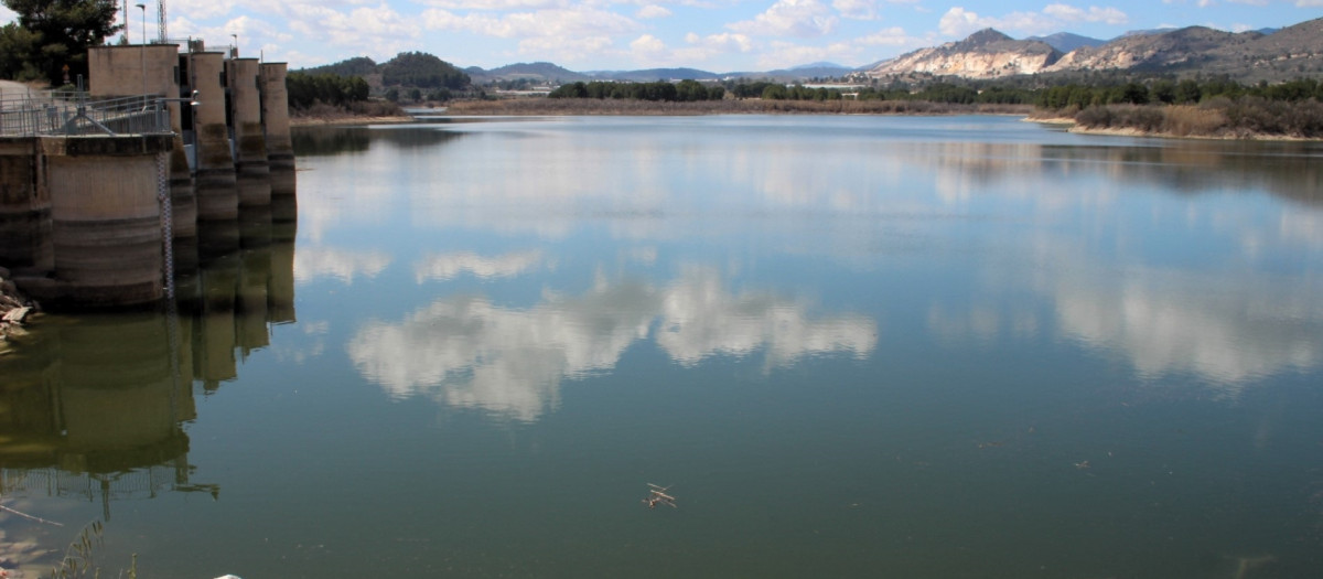 Embalse del Argos

REMITIDA / HANDOUT por CHS
Fotografía remitida a medios de comunicación exclusivamente para ilustrar la noticia a la que hace referencia la imagen, y citando la procedencia de la imagen en la firma
22/12/2025