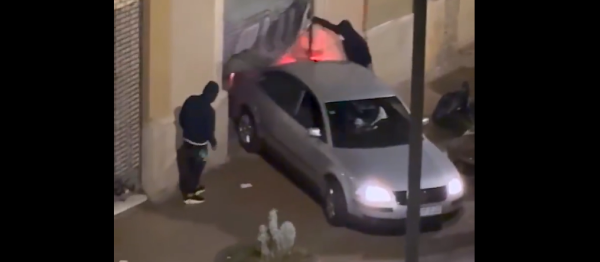 Uno de los empotramientos realizados por la banda