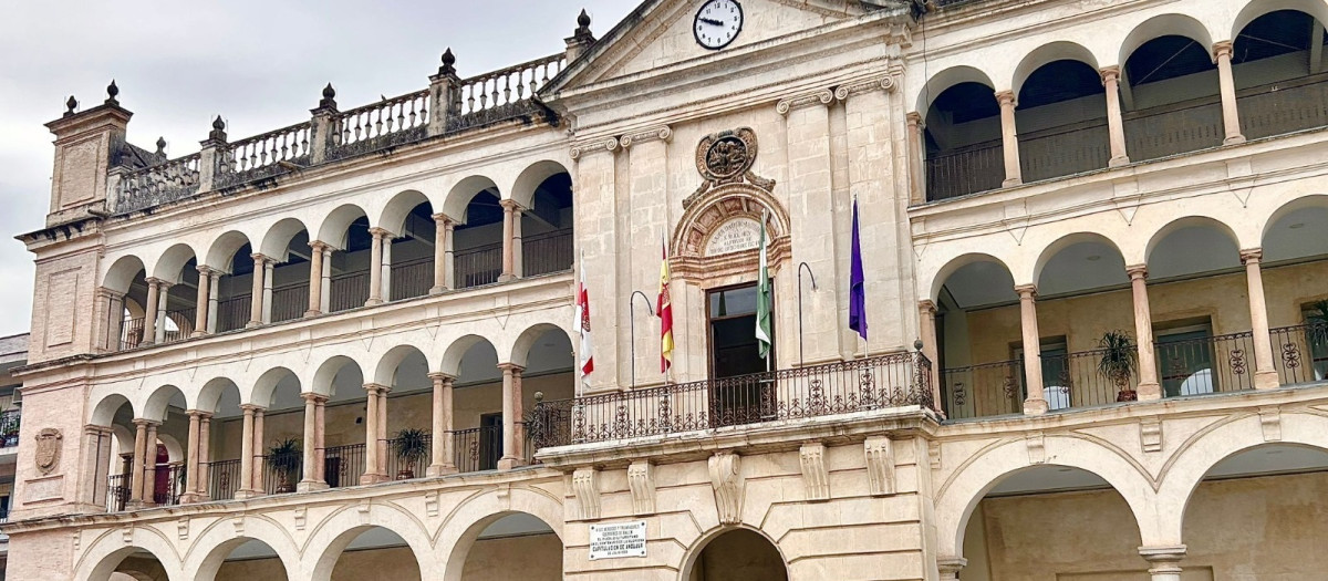 (Foto de ARCHIVO) Antonio Torres ha puesto su cargo a disposición y su baja del PP para "no enturbiar la imagen del actual equipo de Gobierno"