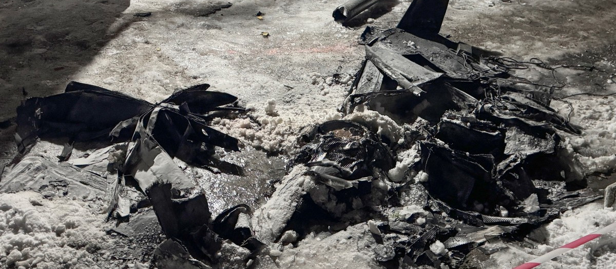 Imagen de los restos de un dron derribado