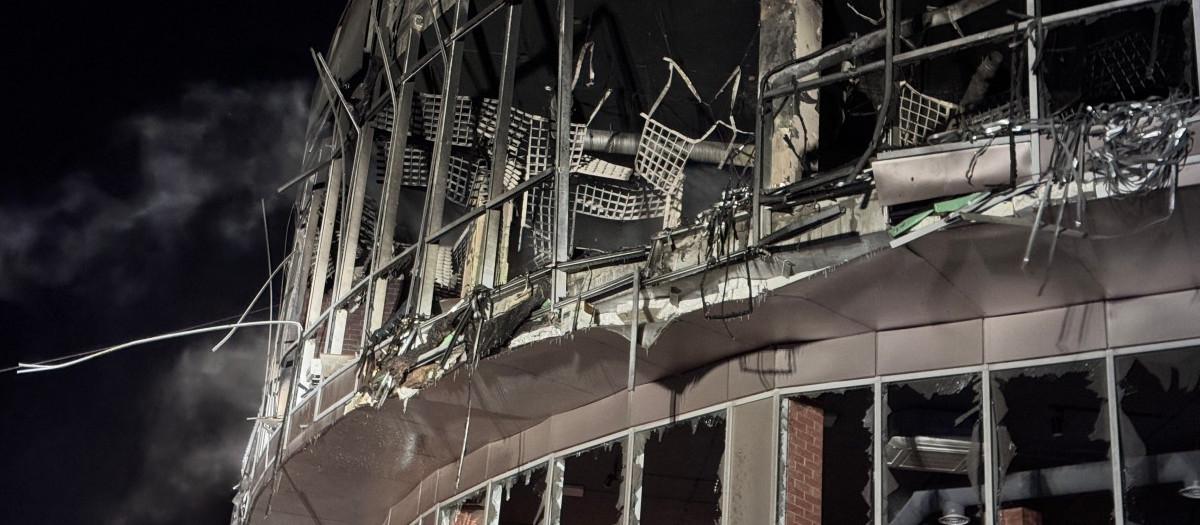 Imagen de los daños provocados en un edificio en Zaporiyia