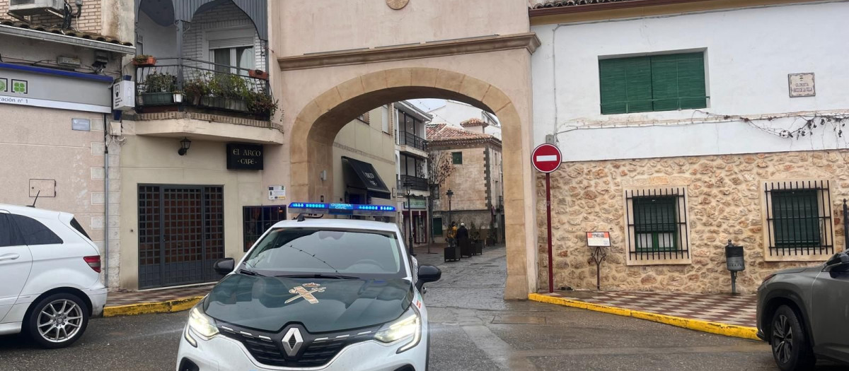 El detenido, de 36 años, está acusado de causar daños a 23 vehículos