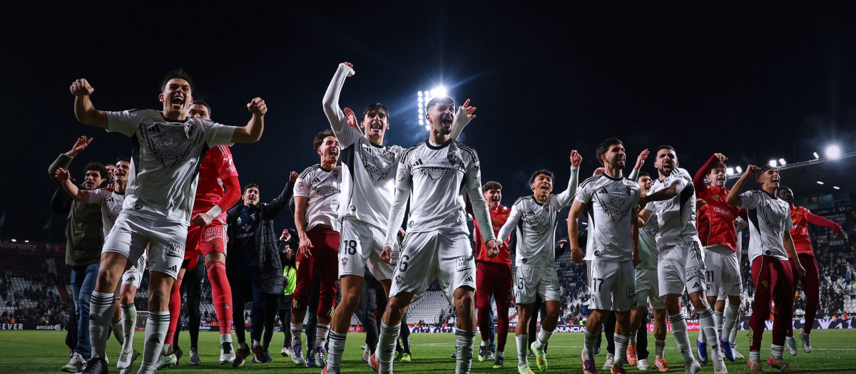 Jugadores del Albacete Balompié celebran la victoria sobre el Real Madrid en Copa del Rey