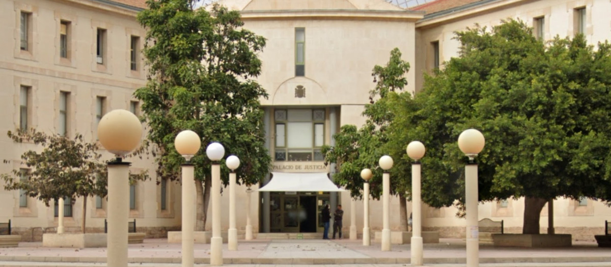 Imagen de archivo de los juzgados de Alicante

REMITIDA / HANDOUT por GOOGLE MAPS
Fotografía remitida a medios de comunicación exclusivamente para ilustrar la noticia a la que hace referencia la imagen, y citando la procedencia de la imagen en la firma
05/6/2025