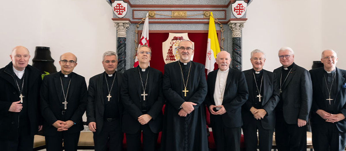 El cardenal Pierbattista Pizzaballa, en un encuentro con los participantes de la Holy Land Co-ordination 2025
