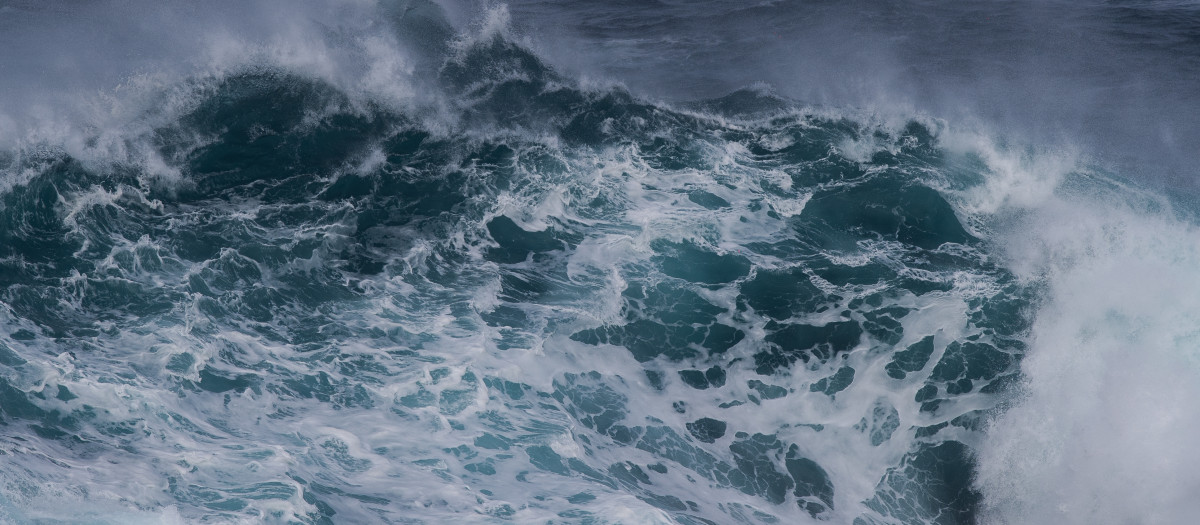 Aemet alerta de fuerte oleaje y nieve en Galicia en una jornada marcada por el temporal