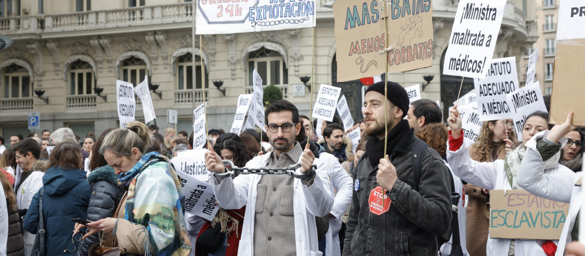 Manifestación convocada por el sindicato de médicos madrileños Amyts
