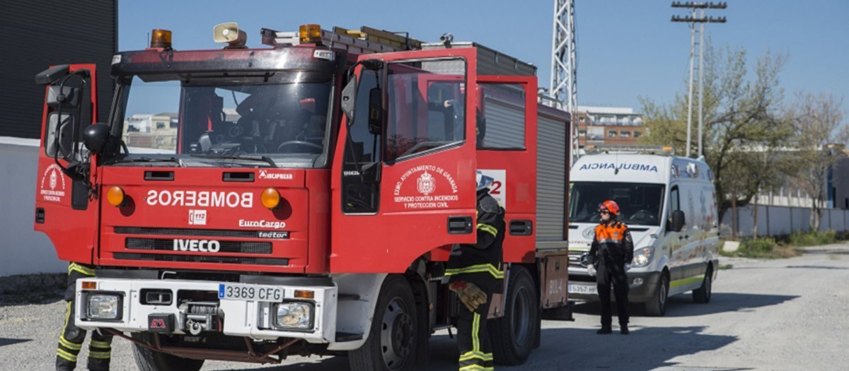 Los operativos de emergencia han confirmado que al menos una decena de personas han resultado heridas de diversa consideración en este suceso,