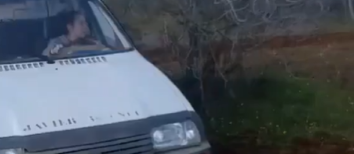 Imagen del vehículo en plena faena