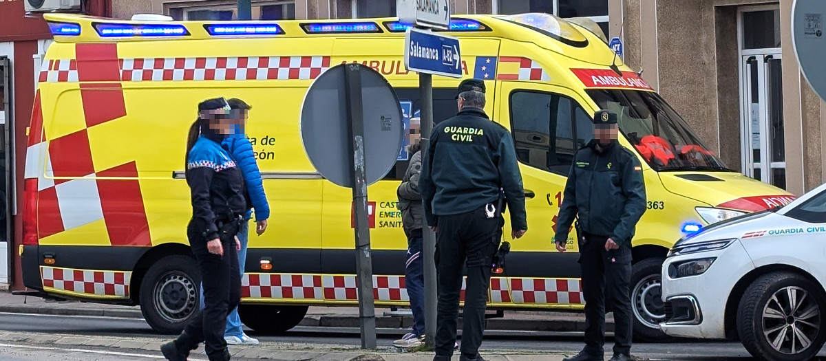 Muere un motorista tras sufrir una caída en las calles de Ciudad Rodrigo (Salamanca)