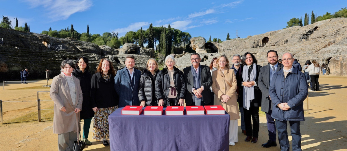 Acto celebrado en el anfiteatro del Conjunto Arqueológico de Itálica en Sevilla

REMITIDA / HANDOUT por JUNTA DE ANDALUCÍA
Fotografía remitida a medios de comunicación exclusivamente para ilustrar la noticia a la que hace referencia la imagen, y citando la procedencia de la imagen en la firma
18/1/2026