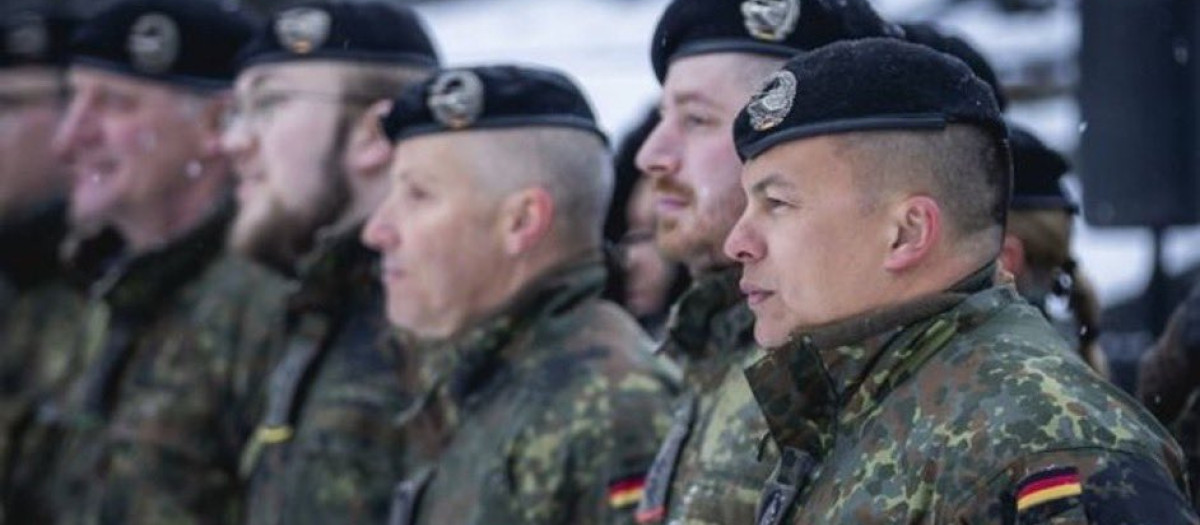 Soldados alemanes en una foto de archivo