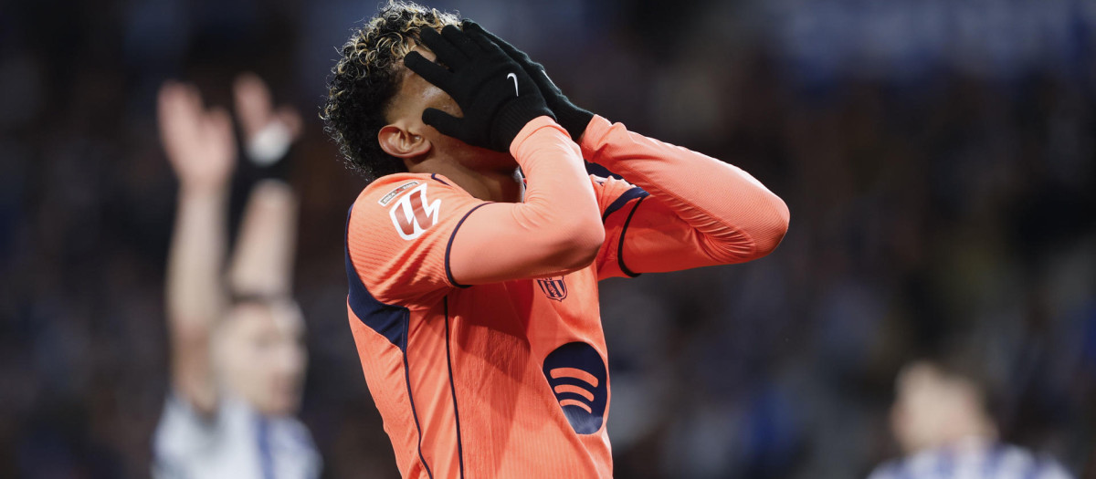 Lamine Yamal se lamenta tras una ocasión fallada