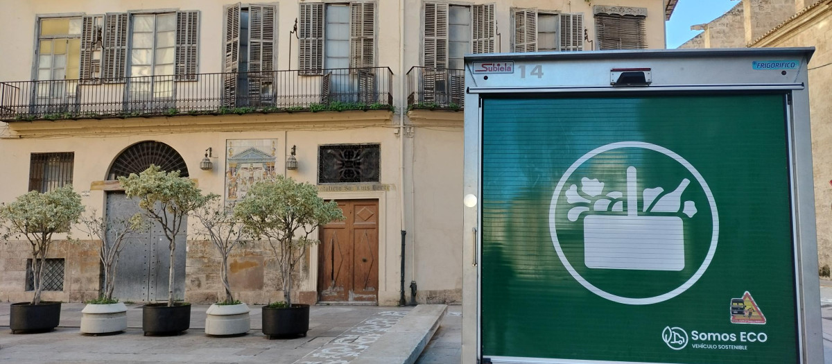 Imagen de una furgoneta de reparto de Mercadona