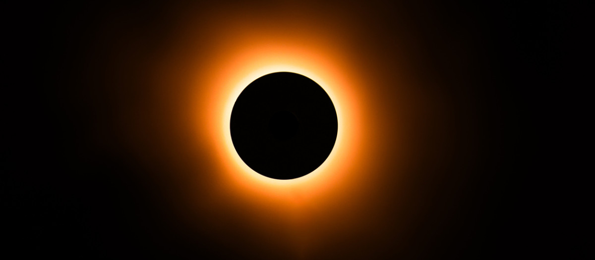 Eclipse solar total