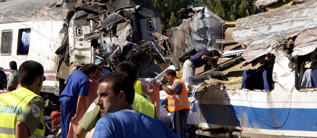 Accidente de tren en Villada (Palencia) de un Intercity que cubría la ruta Vigo-Hendaya