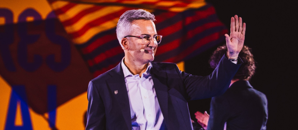 Víctor Font en la presentación de 'Nosaltres Barça', plataforma con la que se presenta a las elecciones presidenciales del FC Barcelona de 2026

REMITIDA / HANDOUT por NOSALTRES BARÇA
Fotografía remitida a medios de comunicación exclusivamente para ilustrar la noticia a la que hace referencia la imagen, y citando la procedencia de la imagen en la firma
08/1/2026