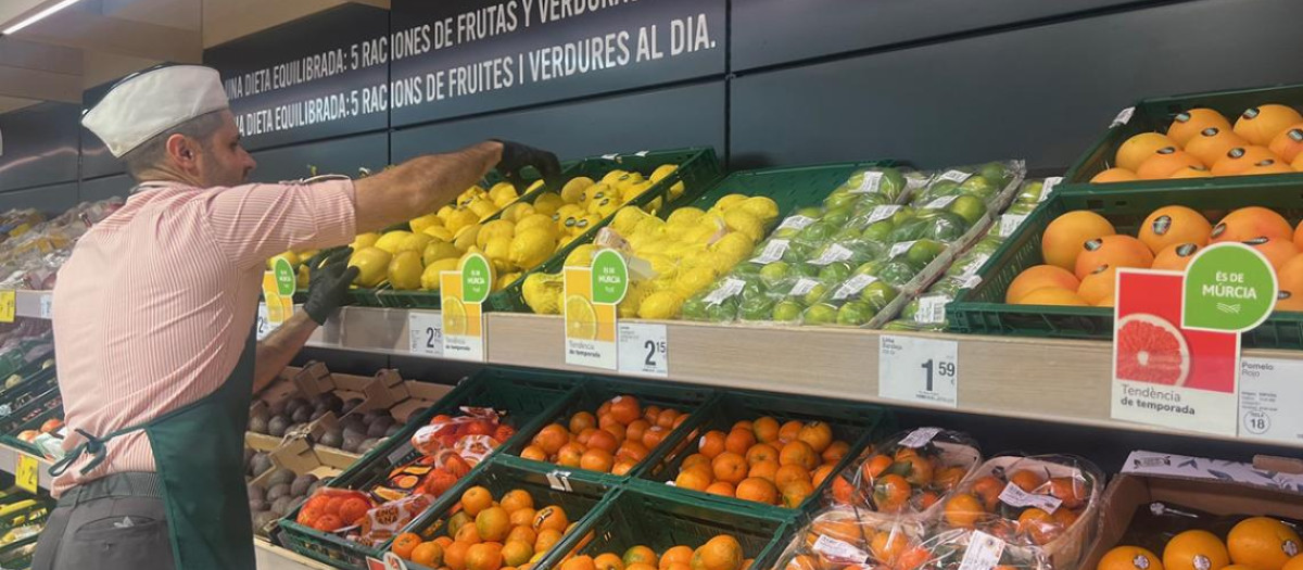 Imagen de un supermercado de Consum