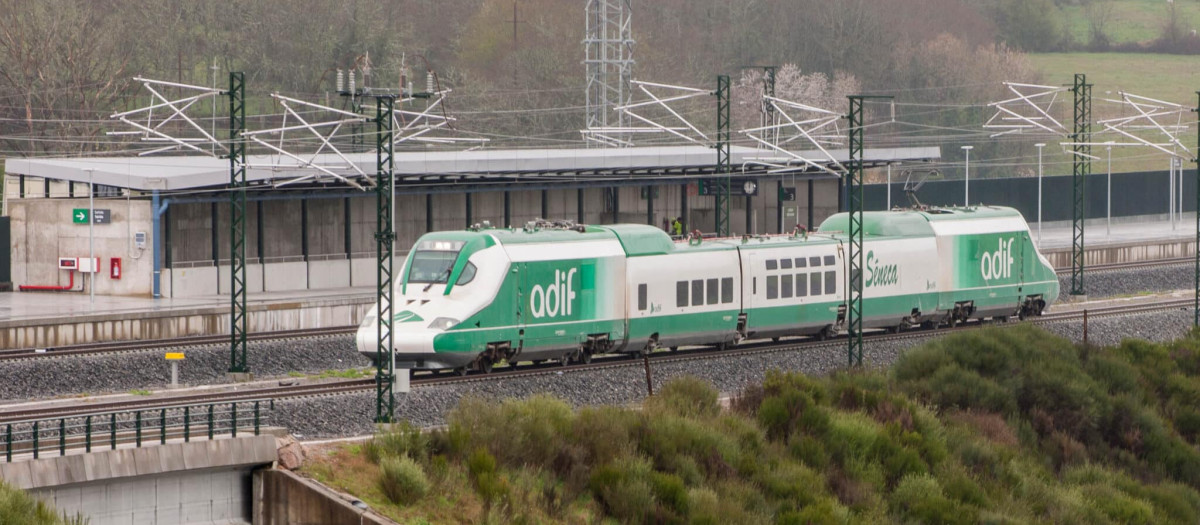 Imagen del tren laboratorio Séneca, conocido como el geométrico