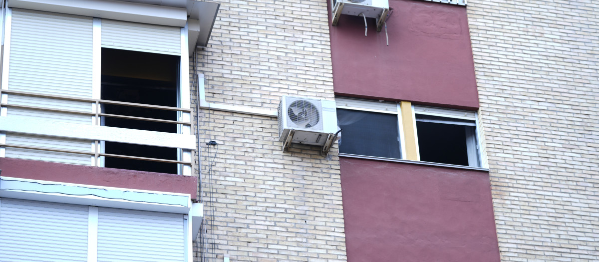 Imagen del piso donde se produjo el incendio, situado en la calle León X de Sevilla