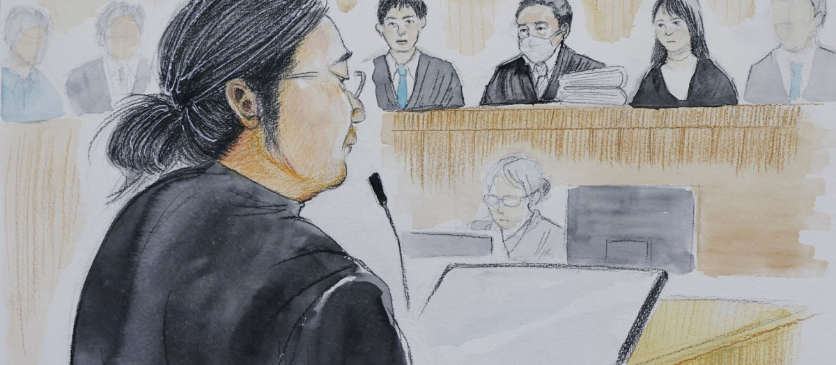 This courtroom sketch illustrated by Haruka Matsumoto depicts Tetsuya Yamagami (L), the defendant in the trial related to the shooting of former prime minister Shinzo Abe, listening to the explanation of the verdict at the Nara District Court in Nara on January 21, 2026. The gunman charged with killing Japan's former prime minister Shinzo Abe was found guilty on January 21 and jailed for life, as the judge declared the broad-daylight assassination "despicable and extremely malicious". (Photo by JIJI Press / AFP) / Japan OUT / JAPAN OUT / RESTRICTED TO EDITORIAL USE - MANDATORY MENTION OF THE ARTIST UPON PUBLICATION - TO ILLUSTRATE THE EVENT AS SPECIFIED IN THE CAPTION